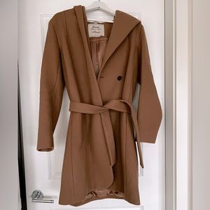 *Rare find* Aritzia Wilfred Borda Wool Coat with hood, Size M, *LIKE NEW*